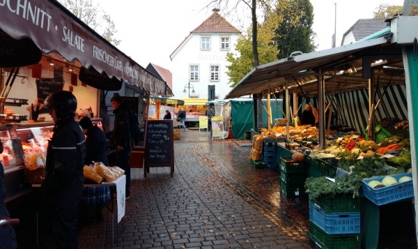 Wochenmarkt in Schlangen