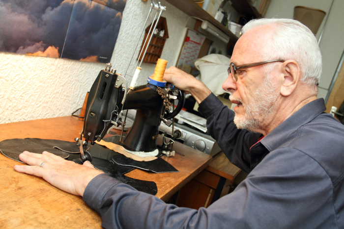 Orthopädie Schuhtechnik Uwe Brandscheidt aus Mittweida mit dem richtigen Schuh durchs leben.